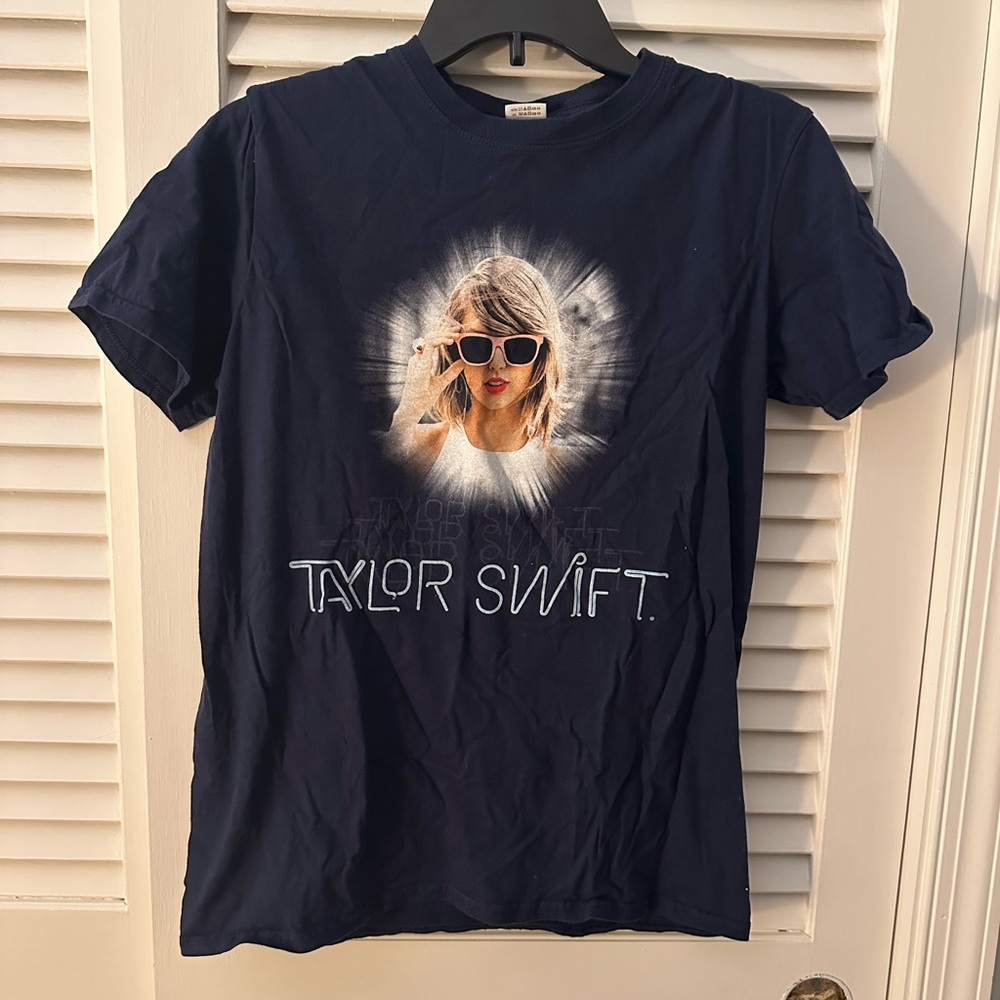 Taylor Swift 1989 World Tour T-Shirt (M)